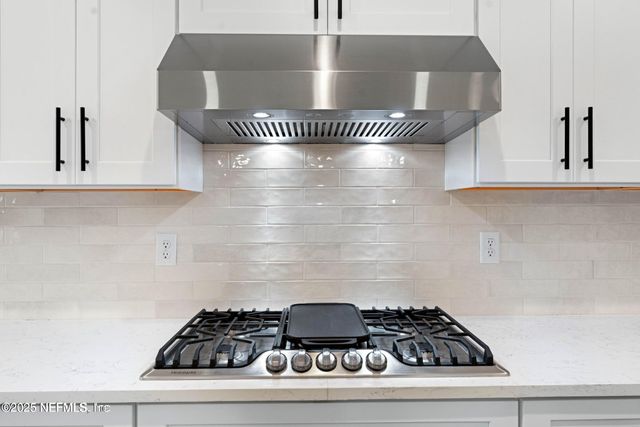 8861 AMALFI Court, Jacksonville, FL 32217