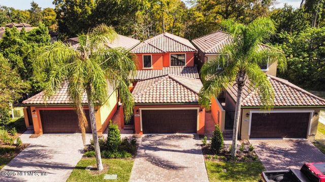 8861 AMALFI Court, Jacksonville, FL 32217