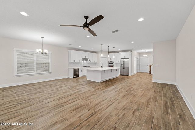 8861 AMALFI Court, Jacksonville, FL 32217