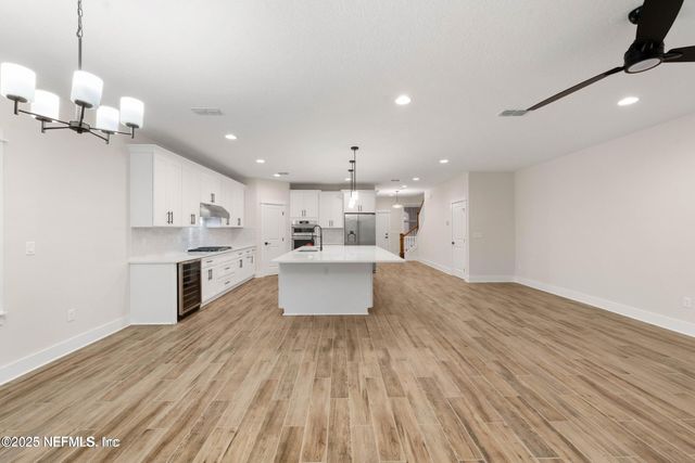 8861 AMALFI Court, Jacksonville, FL 32217