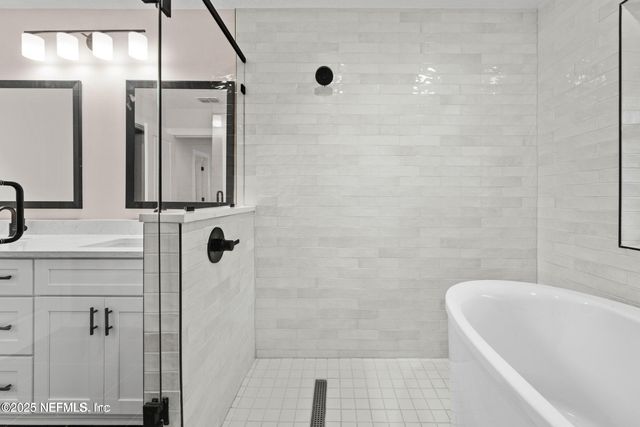 8861 AMALFI Court, Jacksonville, FL 32217