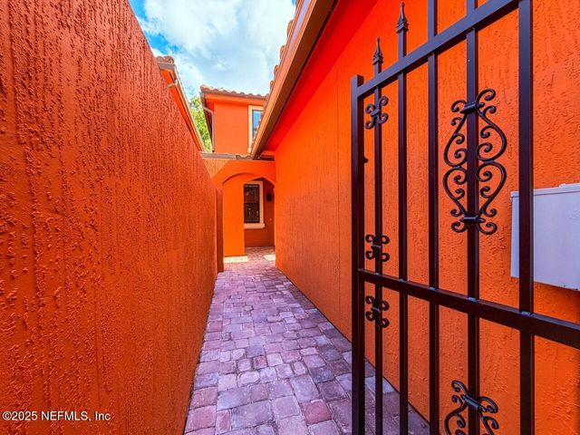 8861 AMALFI Court, Jacksonville, FL 32217