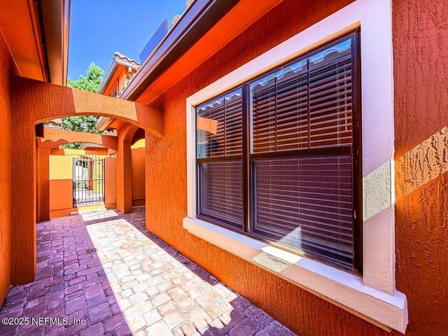 8861 AMALFI Court, Jacksonville, FL 32217