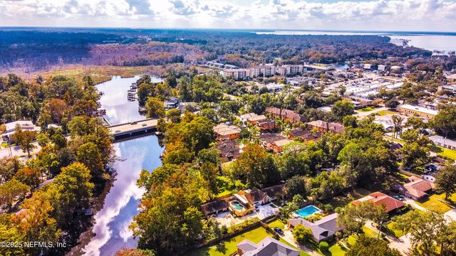 8861 AMALFI Court, Jacksonville, FL 32217