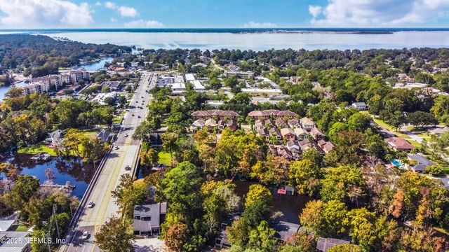 8861 AMALFI Court, Jacksonville, FL 32217