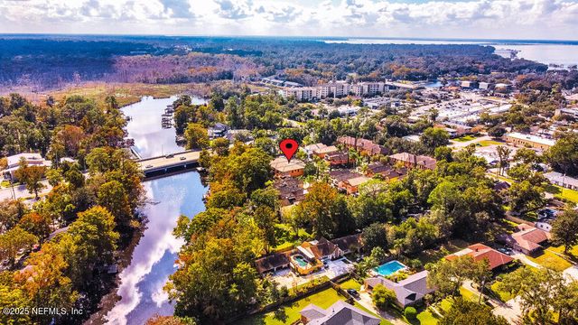 8861 AMALFI Court, Jacksonville, FL 32217