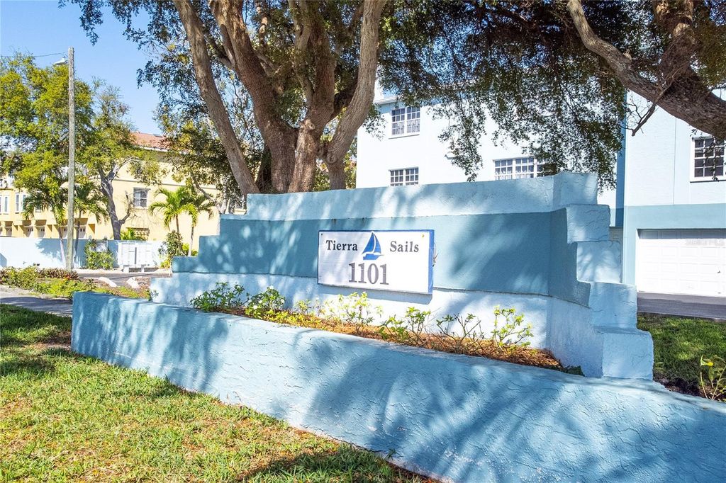 1101 PINELLAS BAYWAY S 206, Tierra Verde, FL 33715