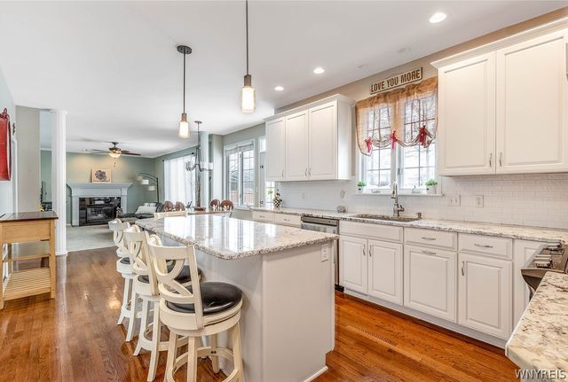 202 Woodstream Drive, Grand Island, NY 14072