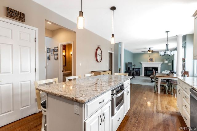 202 Woodstream Drive, Grand Island, NY 14072