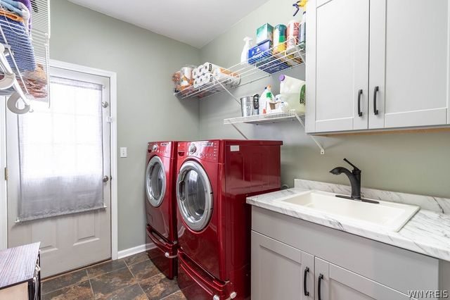 202 Woodstream Drive, Grand Island, NY 14072