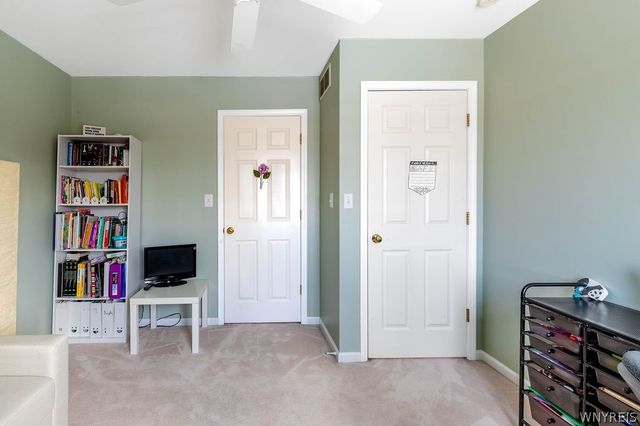 202 Woodstream Drive, Grand Island, NY 14072