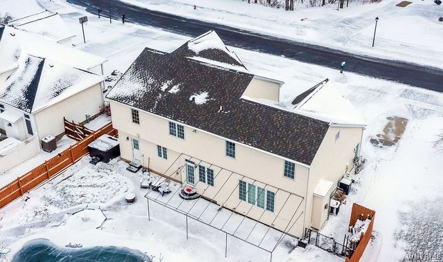 202 Woodstream Drive, Grand Island, NY 14072