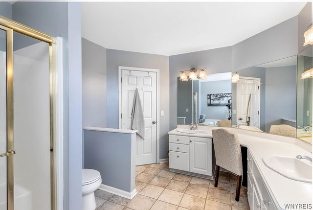 202 Woodstream Drive, Grand Island, NY 14072