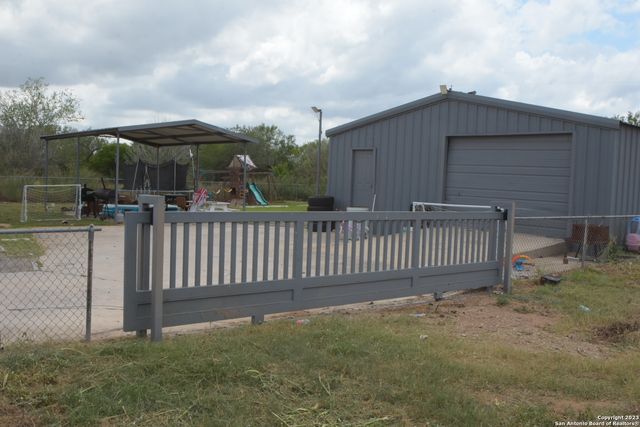 7233 PALM PARK BLVD, San Antonio, TX 78223