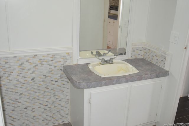 7233 PALM PARK BLVD, San Antonio, TX 78223