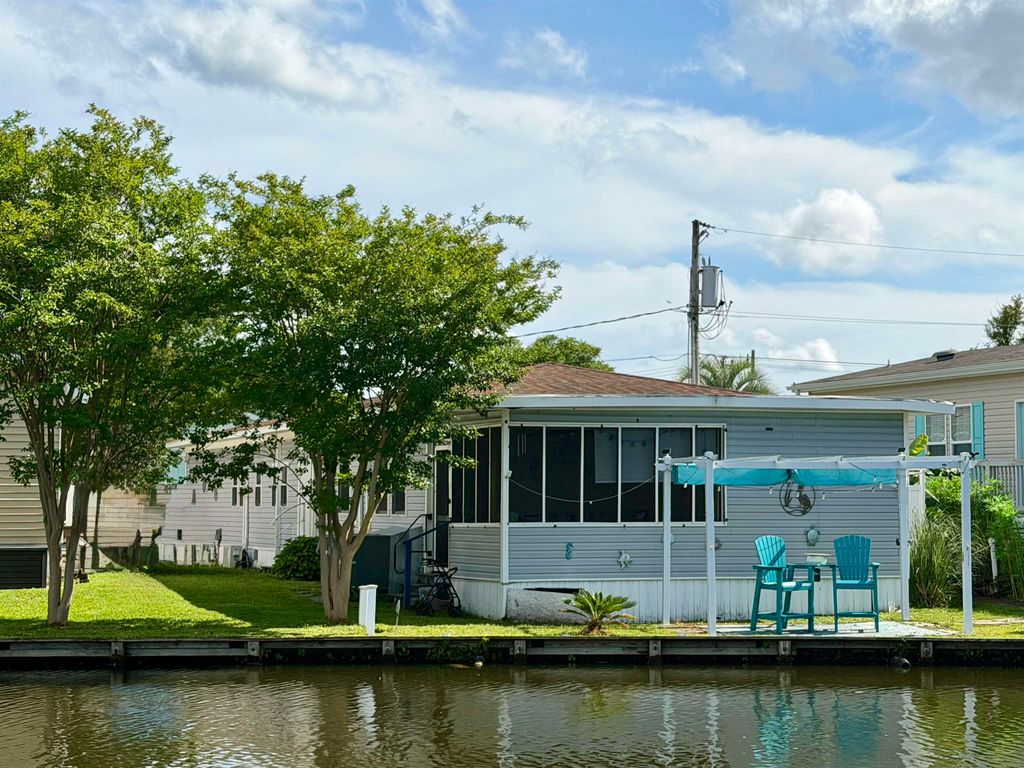 258 Flamingo Dr., Surfside Beach, SC 29575