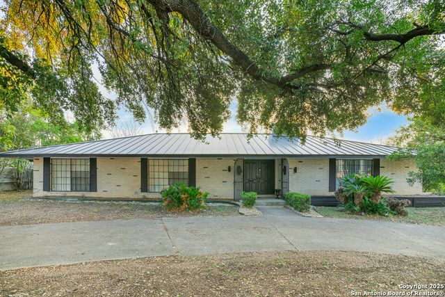 605 Squires, Castle Hills, TX 78213