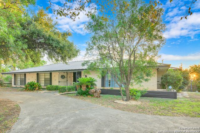 605 Squires, Castle Hills, TX 78213