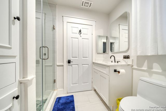 605 Squires, Castle Hills, TX 78213