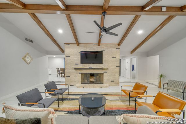 605 Squires, Castle Hills, TX 78213