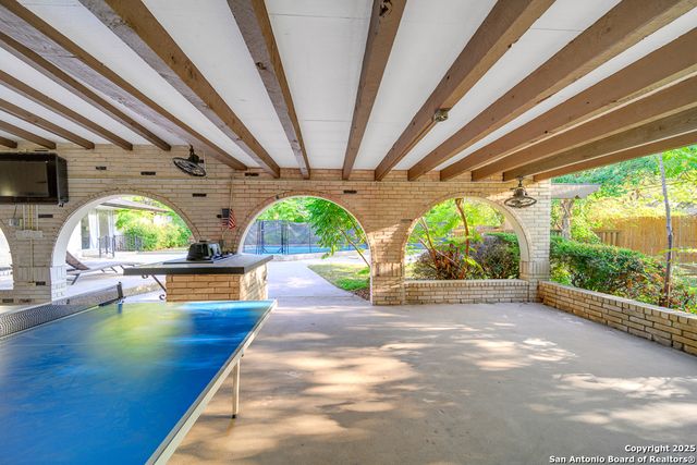 605 Squires, Castle Hills, TX 78213