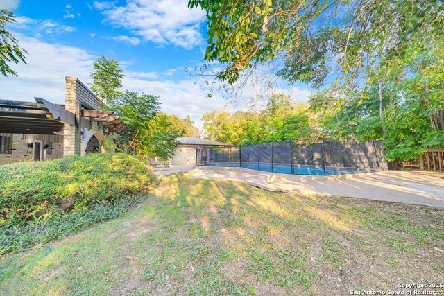 605 Squires, Castle Hills, TX 78213