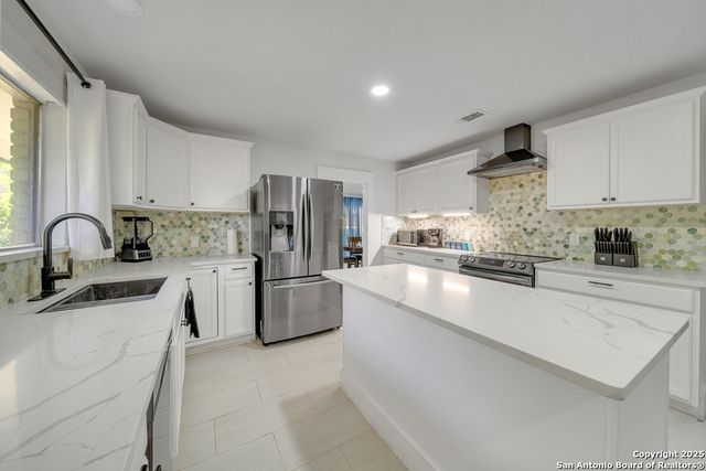 605 Squires, Castle Hills, TX 78213