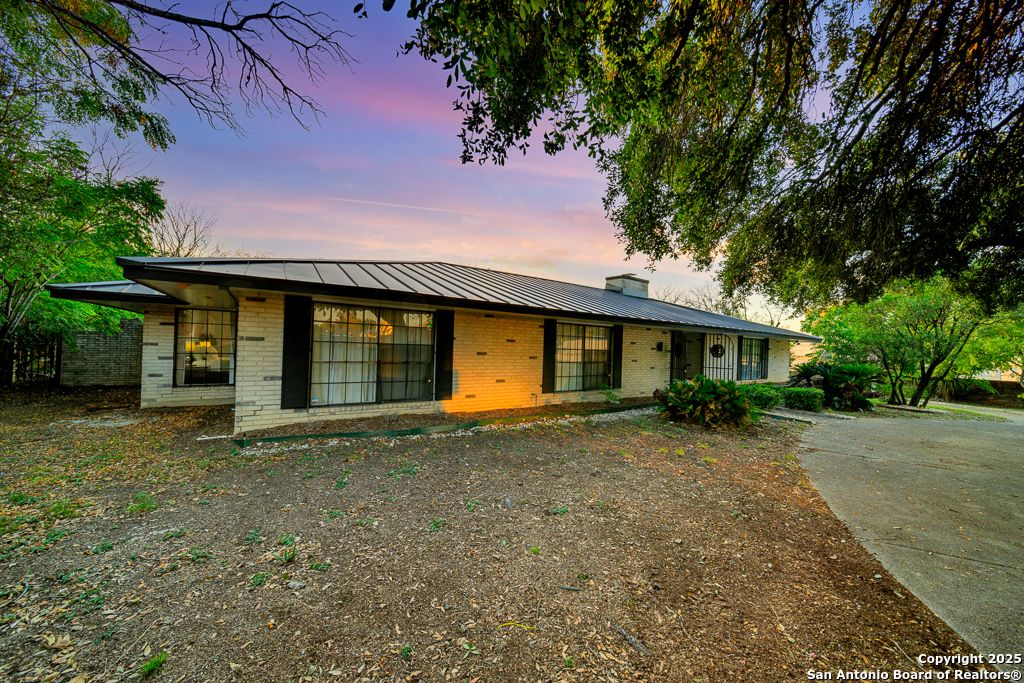 605 Squires, Castle Hills, TX 78213