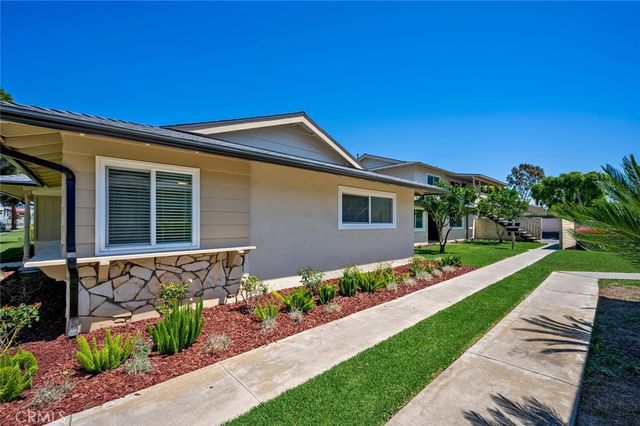 2620 W Aurora 4, Santa Ana, CA 92704