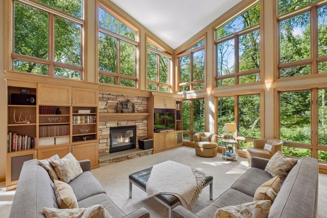 16 Timberglade Road, Bloomington, MN 55437