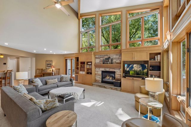 16 Timberglade Road, Bloomington, MN 55437
