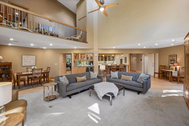 16 Timberglade Road, Bloomington, MN 55437