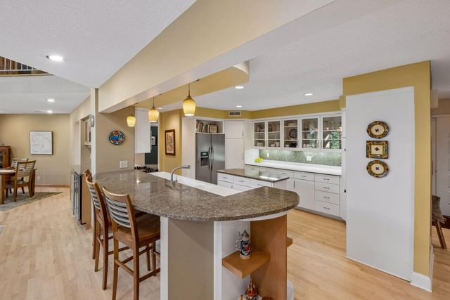 16 Timberglade Road, Bloomington, MN 55437