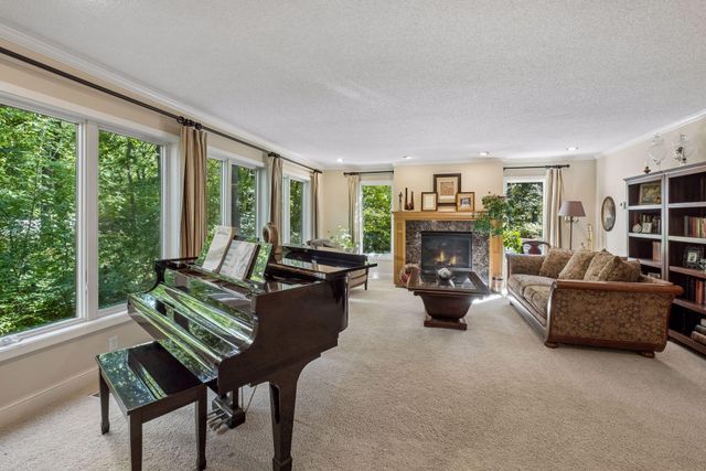 16 Timberglade Road, Bloomington, MN 55437