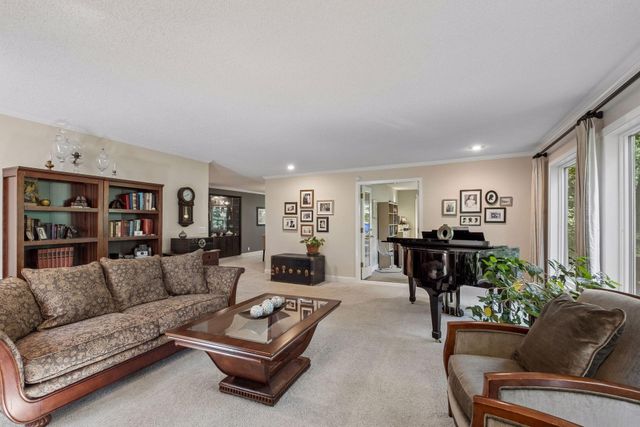 16 Timberglade Road, Bloomington, MN 55437