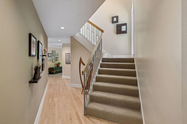 16 Timberglade Road, Bloomington, MN 55437