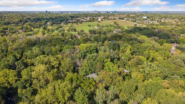 16 Timberglade Road, Bloomington, MN 55437
