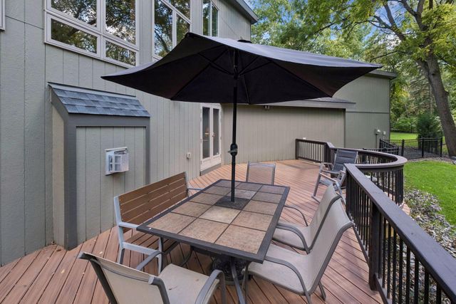 16 Timberglade Road, Bloomington, MN 55437