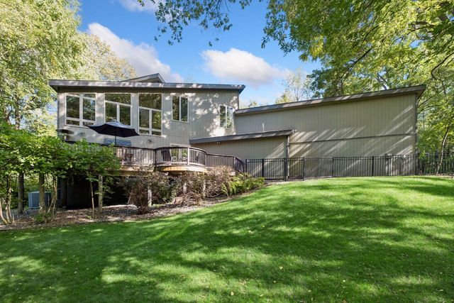 16 Timberglade Road, Bloomington, MN 55437