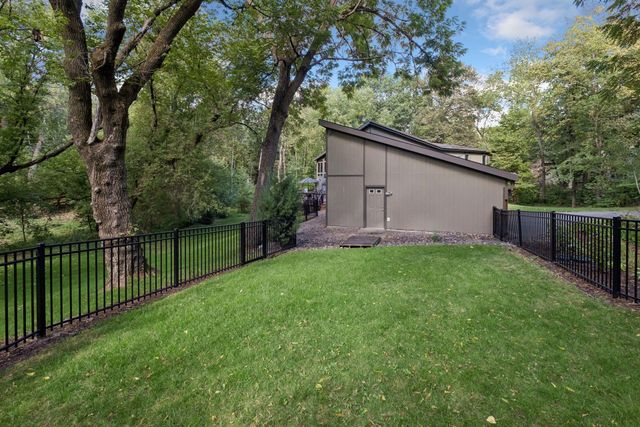 16 Timberglade Road, Bloomington, MN 55437
