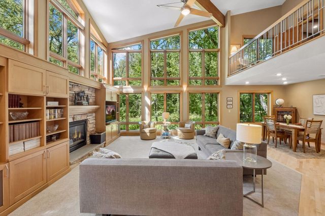 16 Timberglade Road, Bloomington, MN 55437