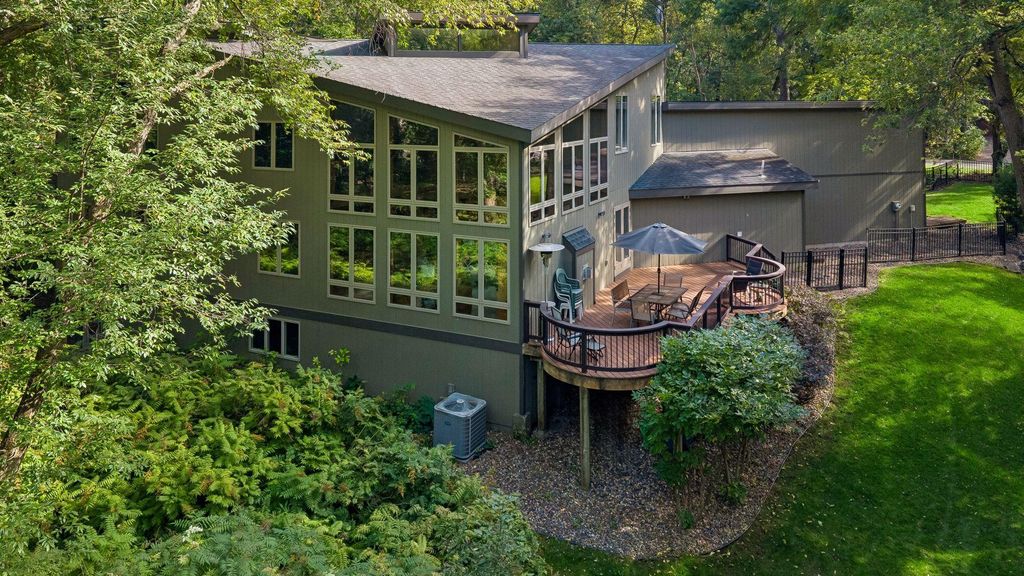 16 Timberglade Road, Bloomington, MN 55437 — exterior
