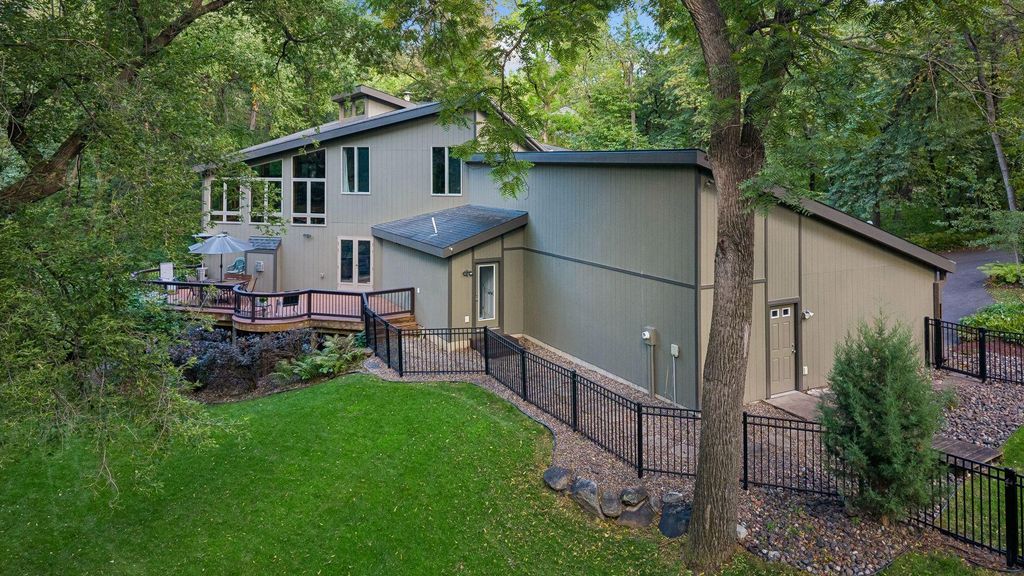 16 Timberglade Road, Bloomington, MN 55437 — photo 4