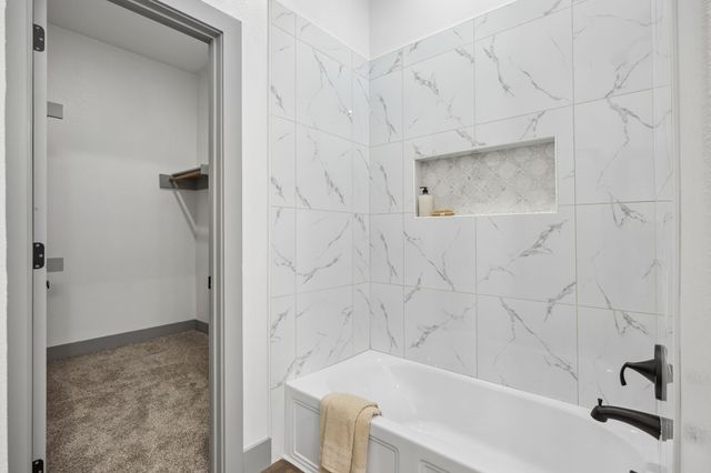 317 Kapuna Drive, Tool, TX 75143