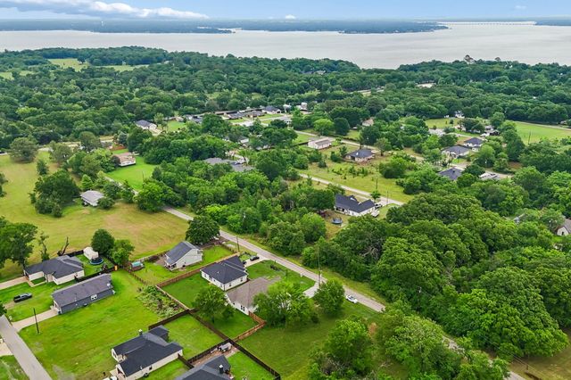 317 Kapuna Drive, Tool, TX 75143
