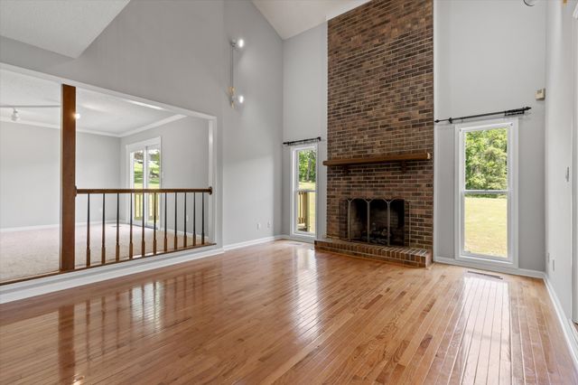 7709 Diamondhead Dr, Ooltewah, TN 37363