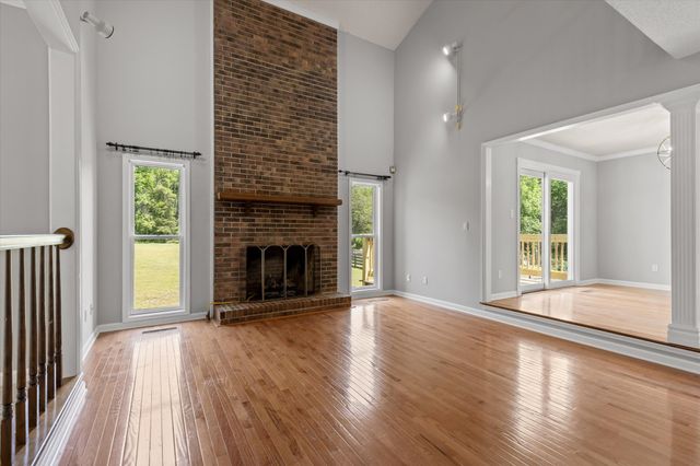 7709 Diamondhead Dr, Ooltewah, TN 37363