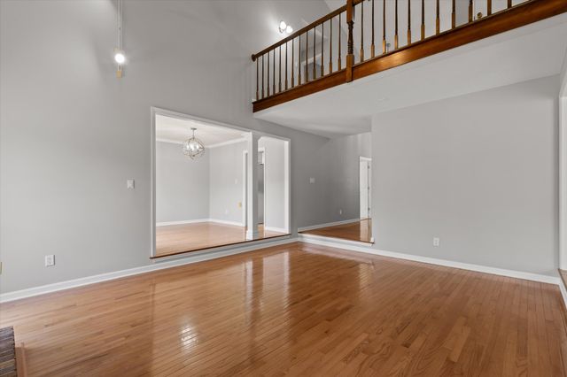 7709 Diamondhead Dr, Ooltewah, TN 37363