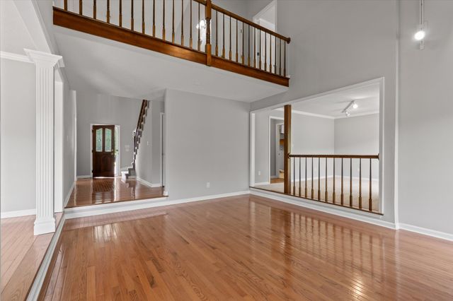 7709 Diamondhead Dr, Ooltewah, TN 37363