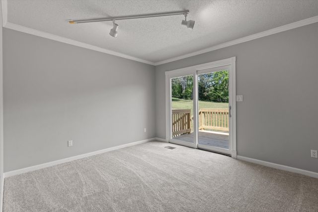 7709 Diamondhead Dr, Ooltewah, TN 37363